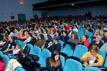 Presentación con éxito de la murga teldense Las Golisnionas (Foto Francisco Javier Santana)